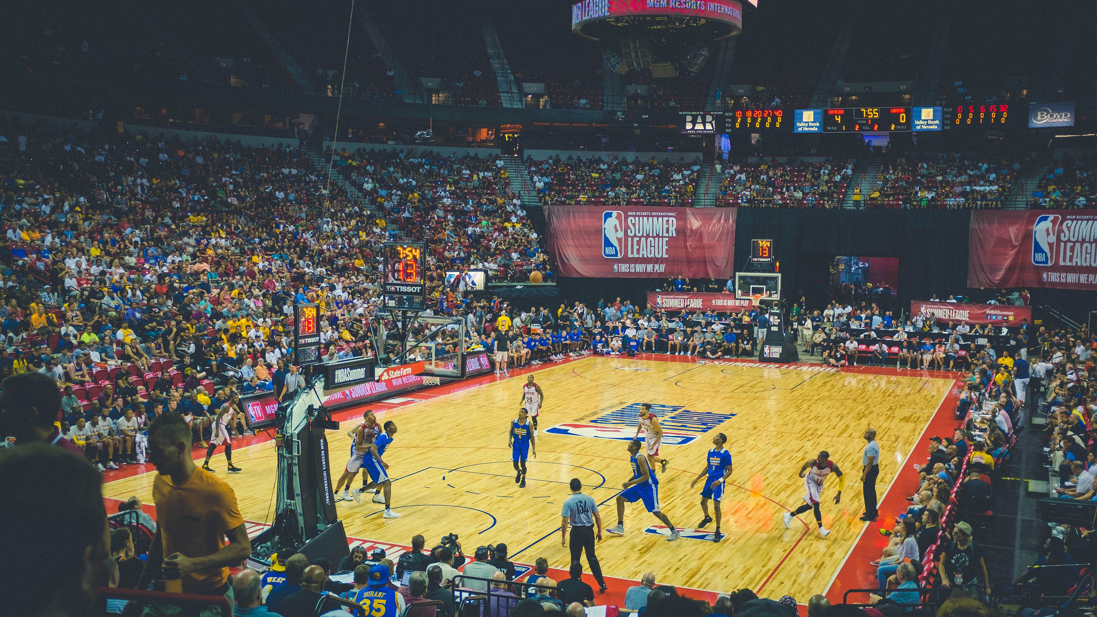 熊猫体育-年度焦点之战之夜，马丁内利打出生涯之夜