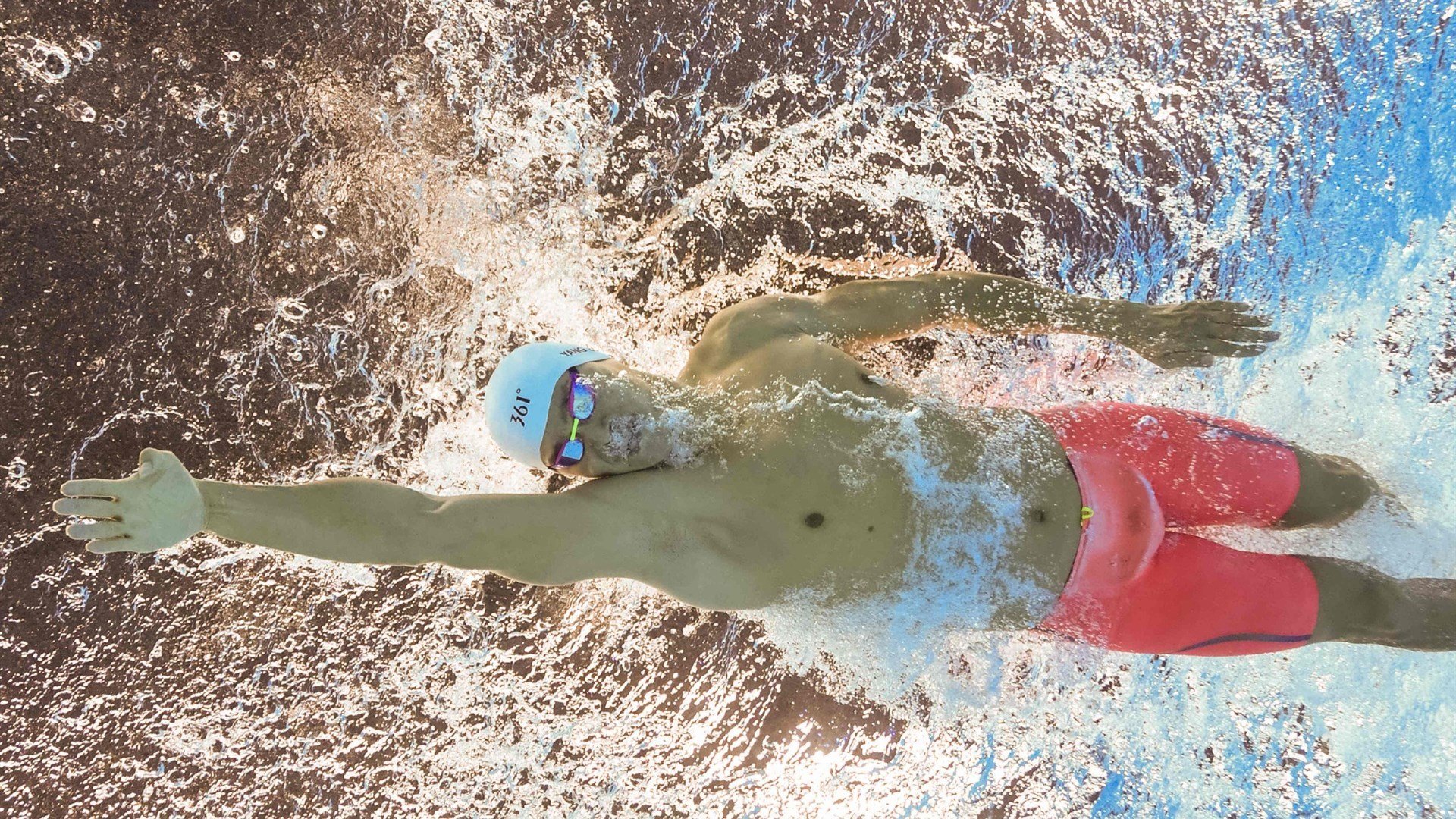 熊猫直播平台-从多哈到马德里，足球世界的平行叙事—卡塔尔鏖战与久保建英的德比时刻