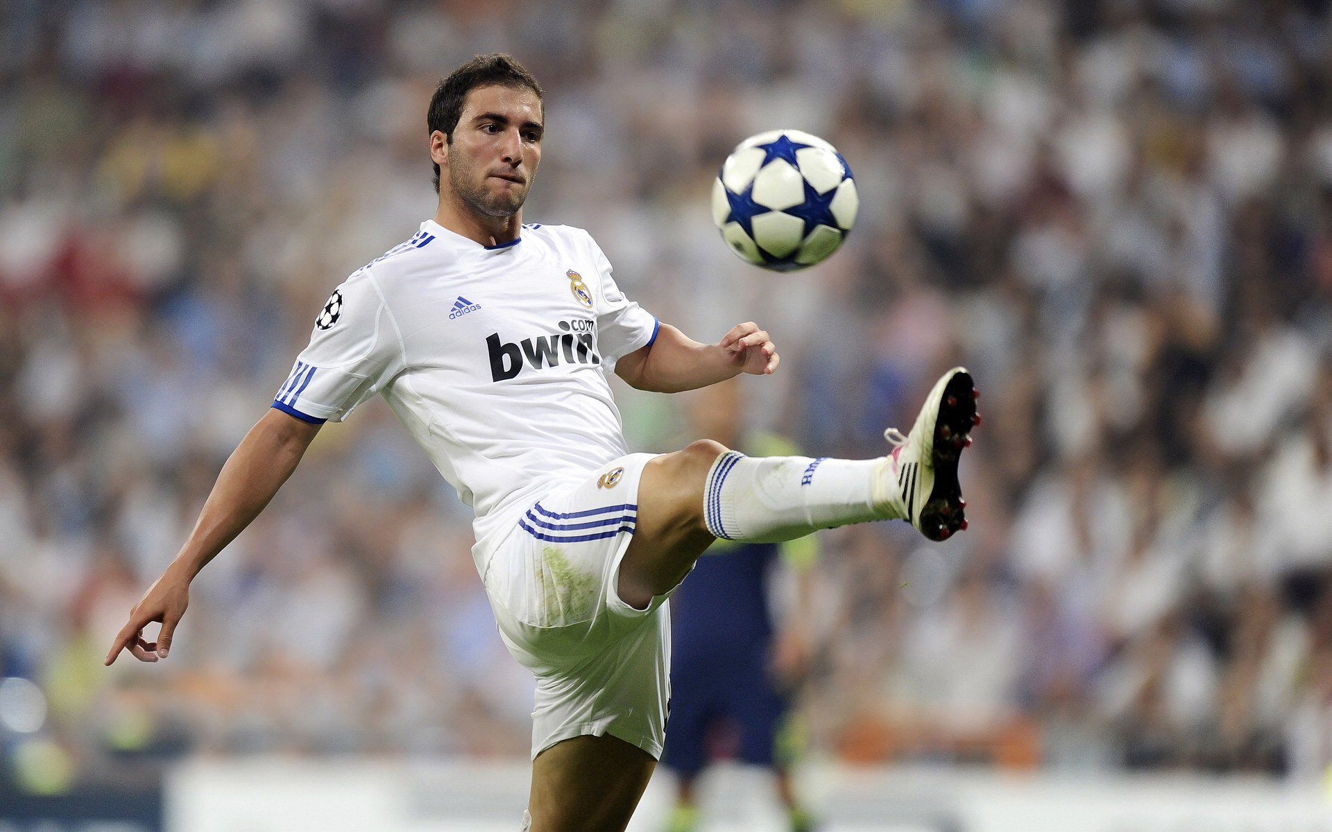 詹姆斯爆发引领节奏，吉林队爵士般掌控赛场