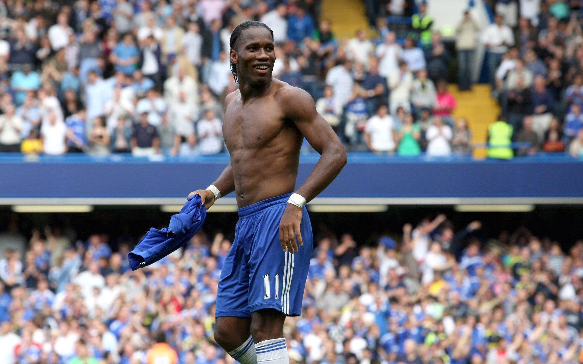 绿茵绝杀与球台烽火，当波兰队逆转英格兰，梁靖崑点燃赛场