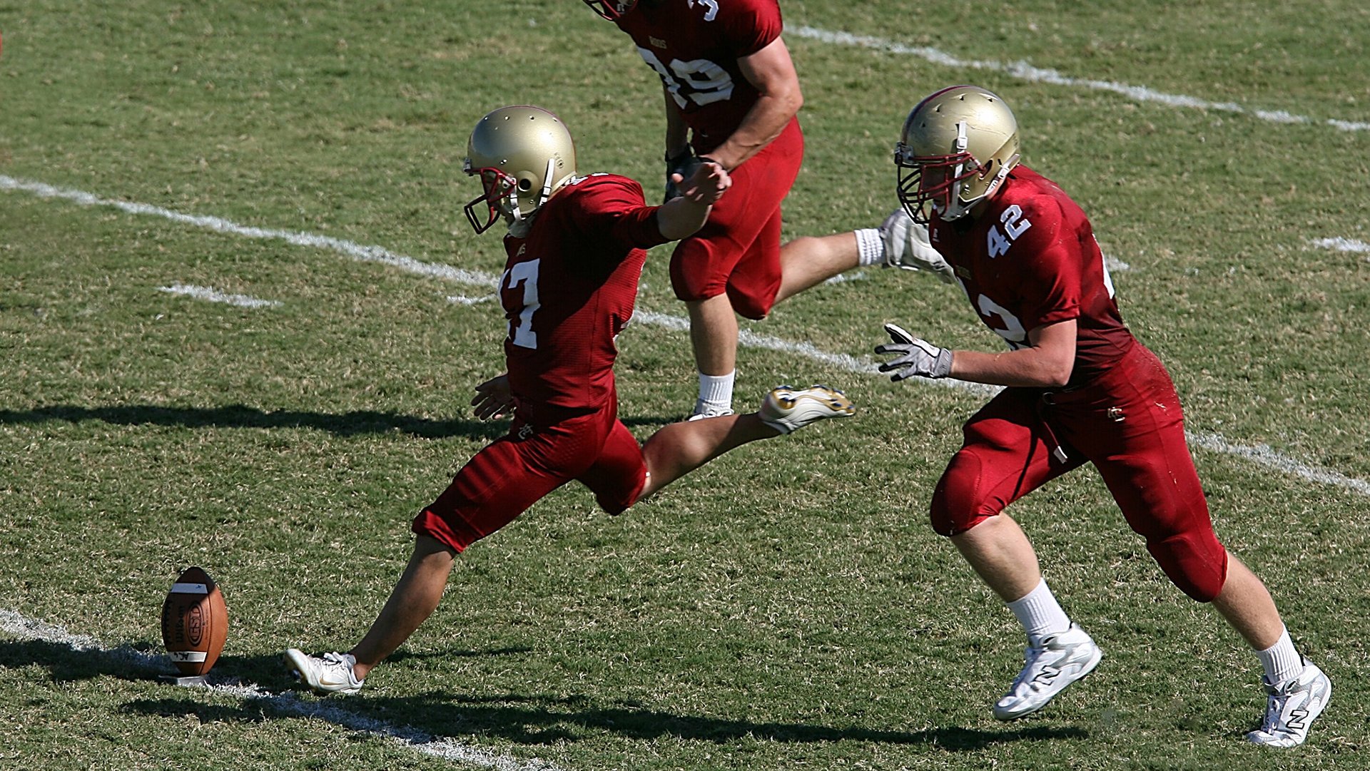 熊猫体育官方-绿茵场与球台的交响，当法国鏖战英格兰，奥恰洛夫刷新纪录之夜
